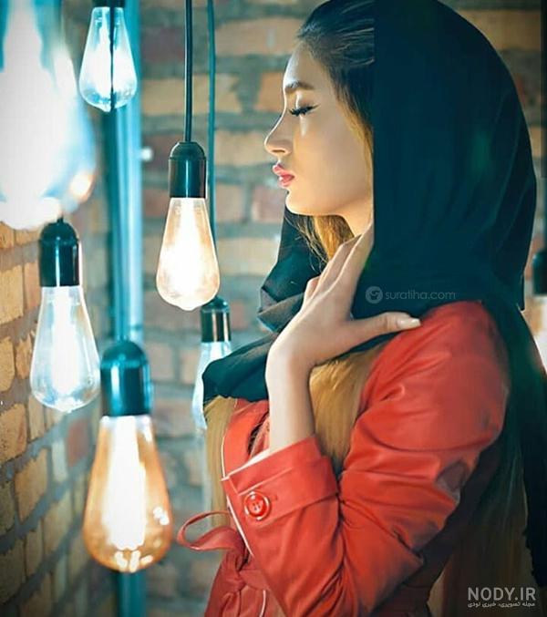 ژست عکس دخترانه در طبیعت بهاری ژست عکس دخترانه در طبیعت بهاری