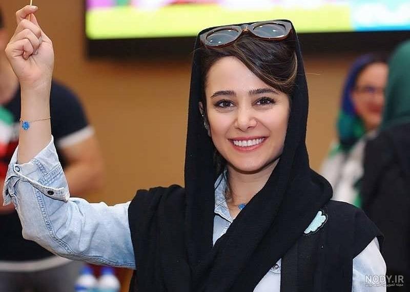عکس دختر با عینک دودی کنار دریا عکس دختر با عینک دودی کنار دریا