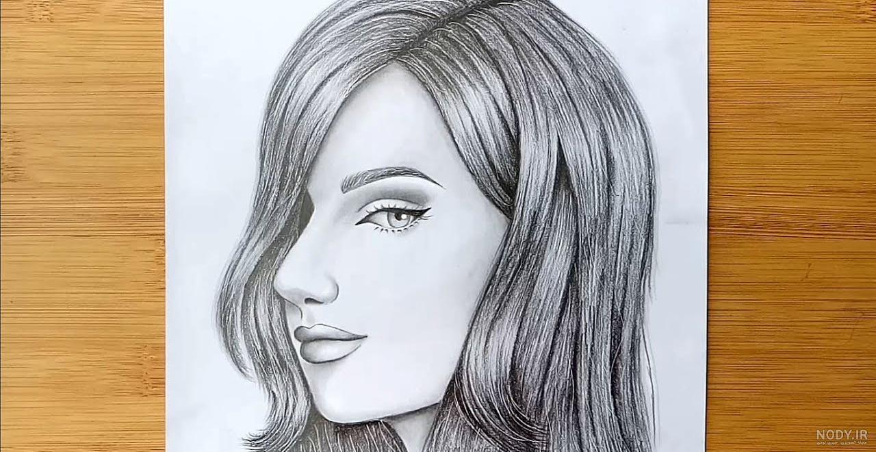عکس نیم رخ