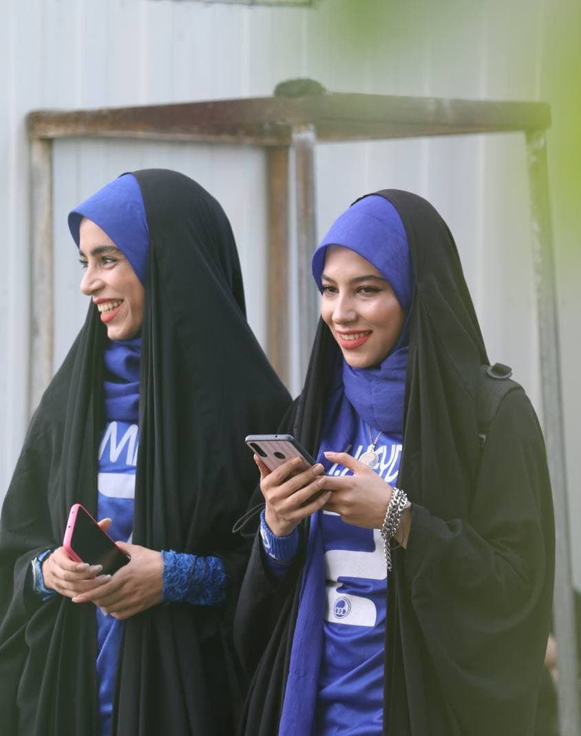 عکس دختر استقلالی کارتونی