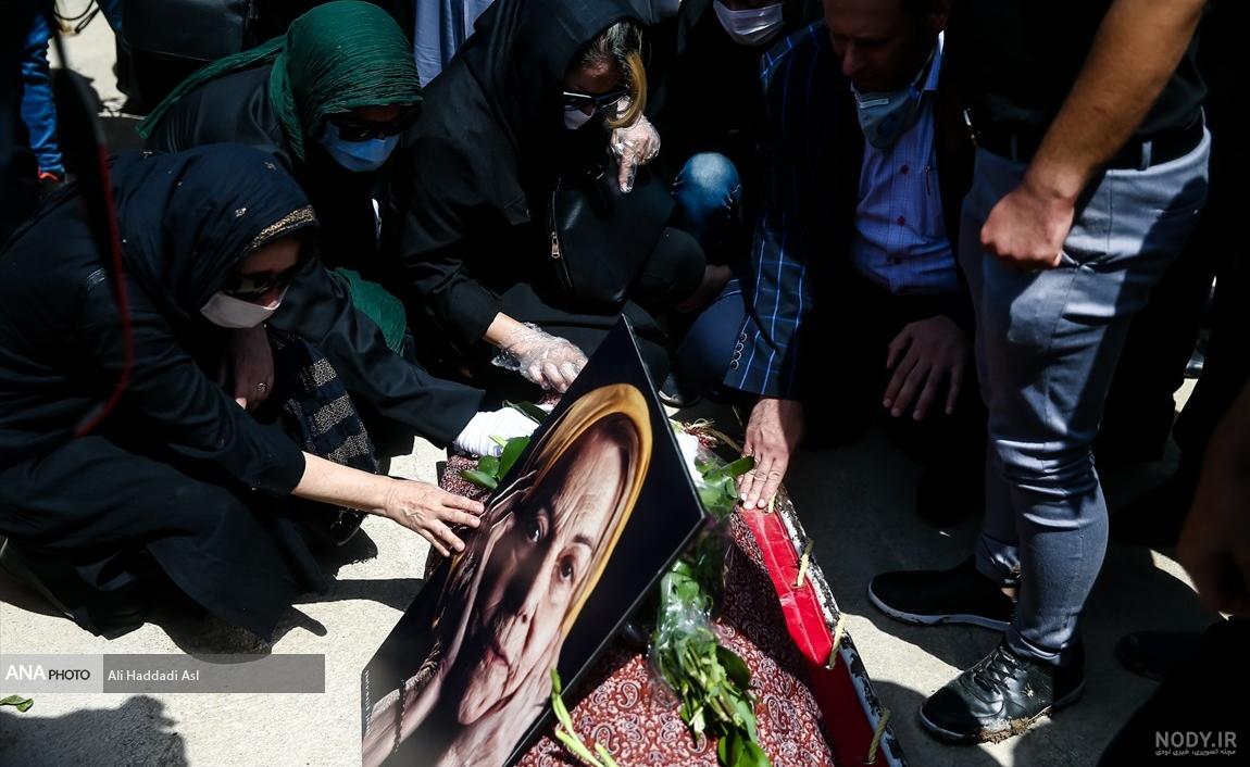 سنگ قبر آزاده نامداری