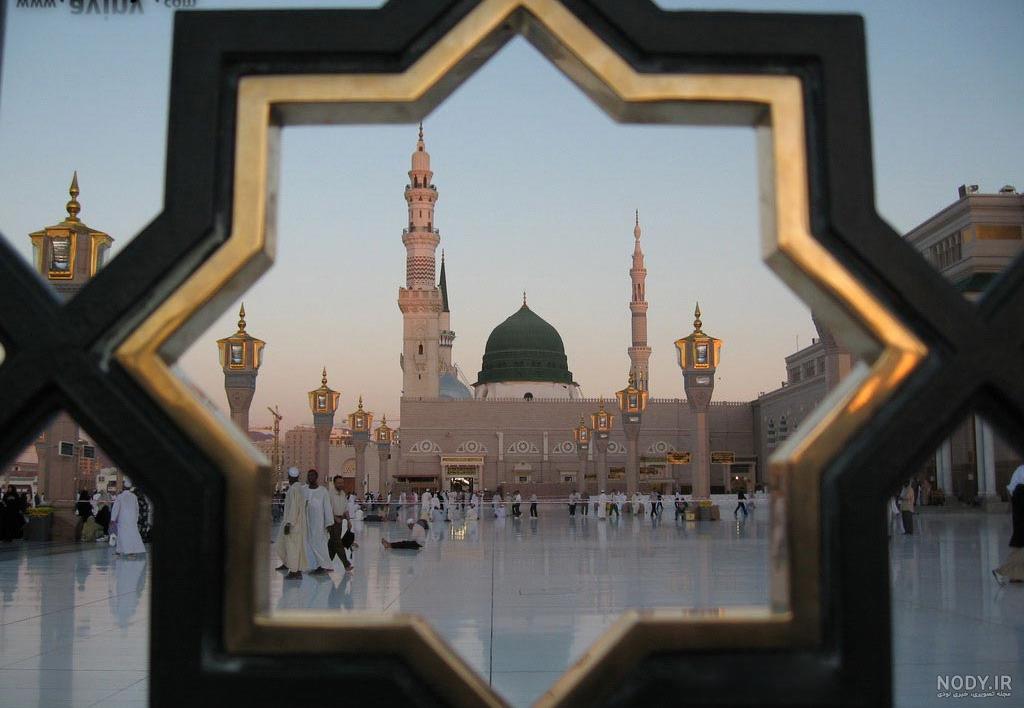 مسجد النبی توسط چه کسانی ساخته شد