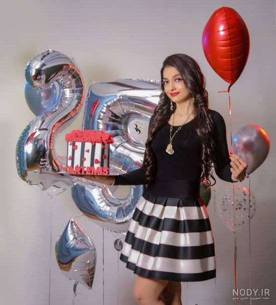 ژست عکس دختر بچه برای تولد