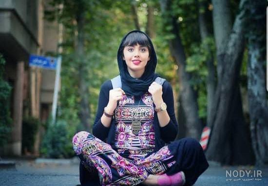 ژست عکس تک نفره دخترانه