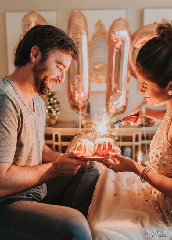 ژست عکس تولد دختر بچه در منزل