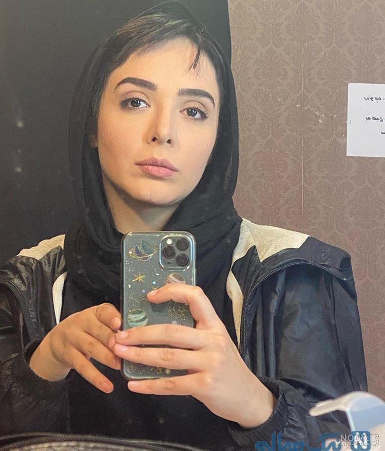 ژست عکس دخترانه