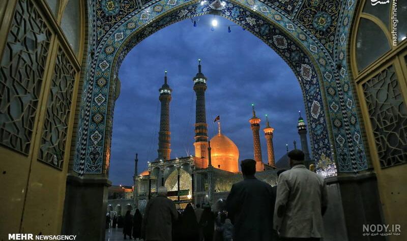 عکس حرم حضرت معصومه در شب