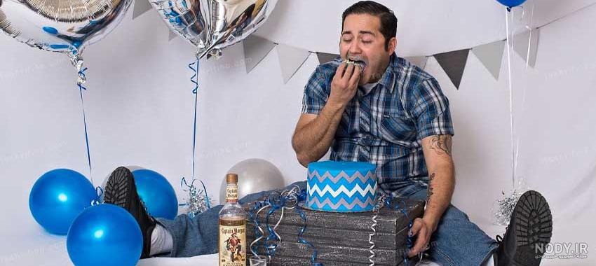 ژست عکس تولد مردانه در خانه