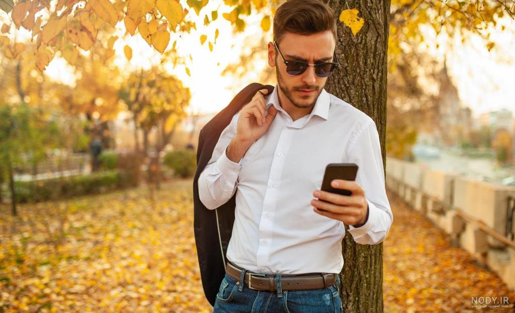 ژست عکس پسرانه در آتلیه ژست عکس پسرانه در آتلیه