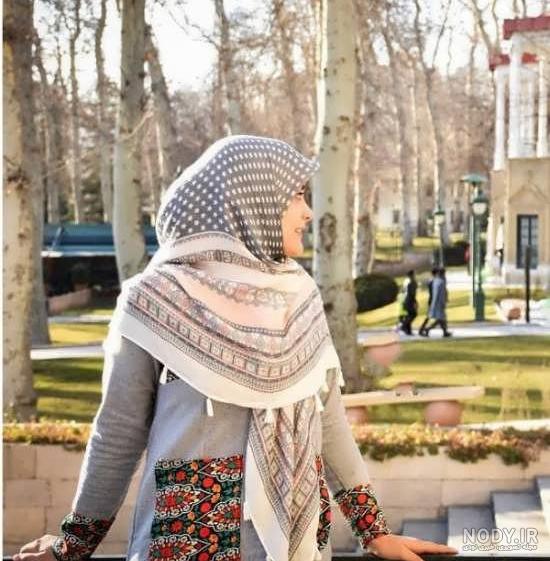عکس دختر با مانتو شلوار