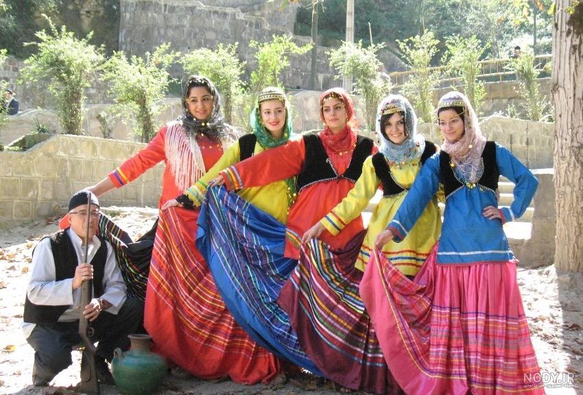 ژست عکاسی با لباس محلی ترکی