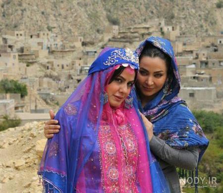 ژست عکس دونفره با لباس محلی
