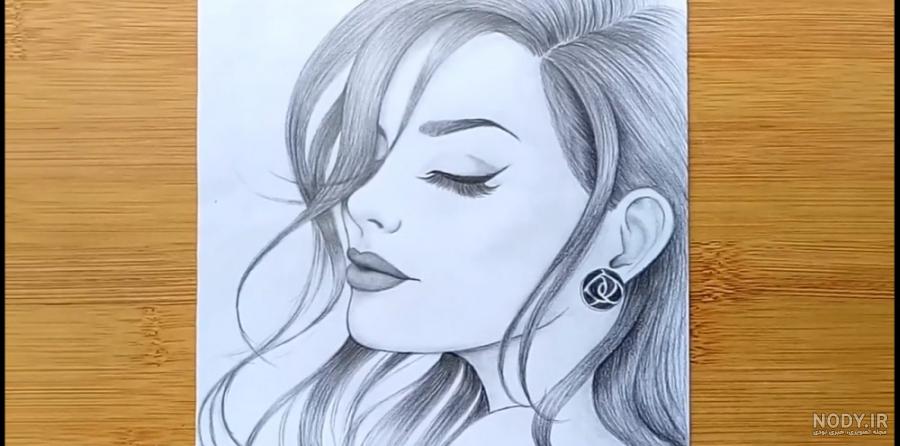 نقاشی صورت یک دختر ساده