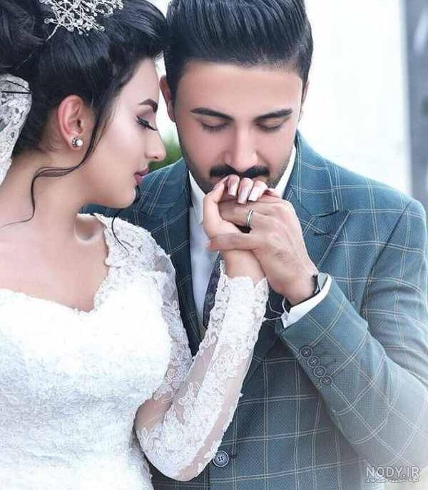 ژست عروس و داماد در باغ