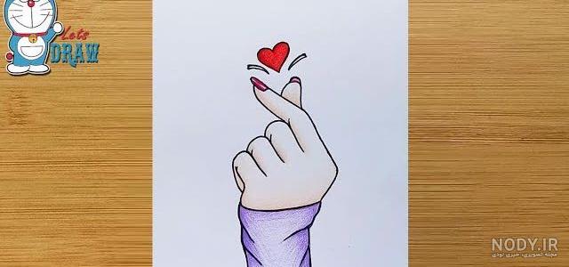 نقاشی روی دست دخترانه