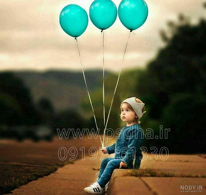 ژست عکس با بادکنک در خانه