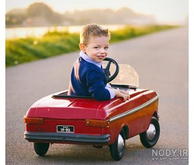 ژست عکس با ماشین پارس