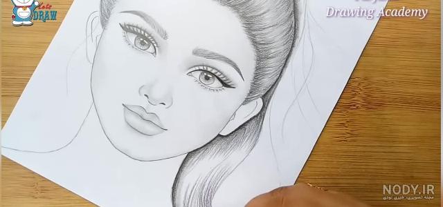 آموزش طراحی چهره دختر با عینک آموزش طراحی چهره دختر با عینک