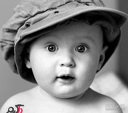 عکس سیاه سفید دختر بچه غمگین عکس سیاه سفید دختر بچه غمگین