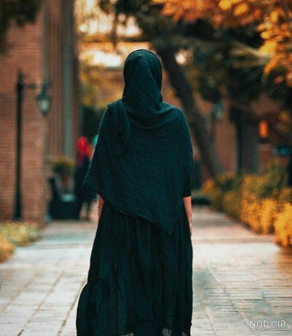 عکس دختر از پشت سر با مانتو عکس دختر از پشت سر با مانتو