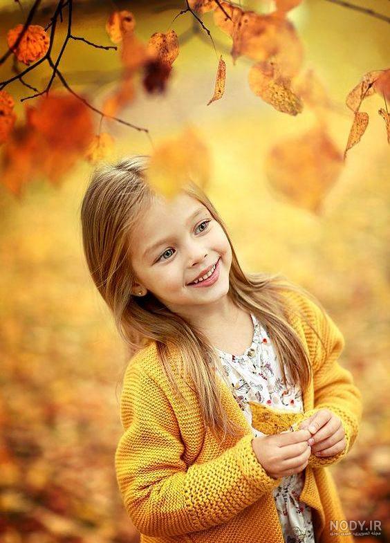 ژست عکس دختر بچه در منزل ژست عکس دختر بچه در منزل
