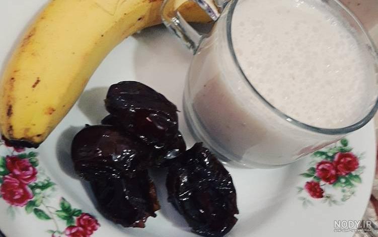 دسر با شیر و موز و نشاسته دسر با شیر و موز و نشاسته