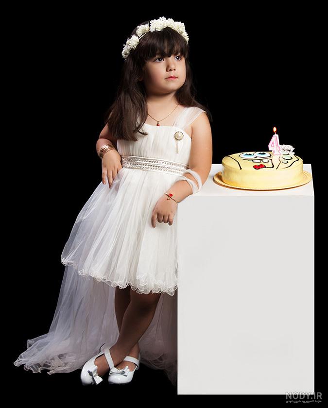 ژست عکس دختر بچه در طبیعت