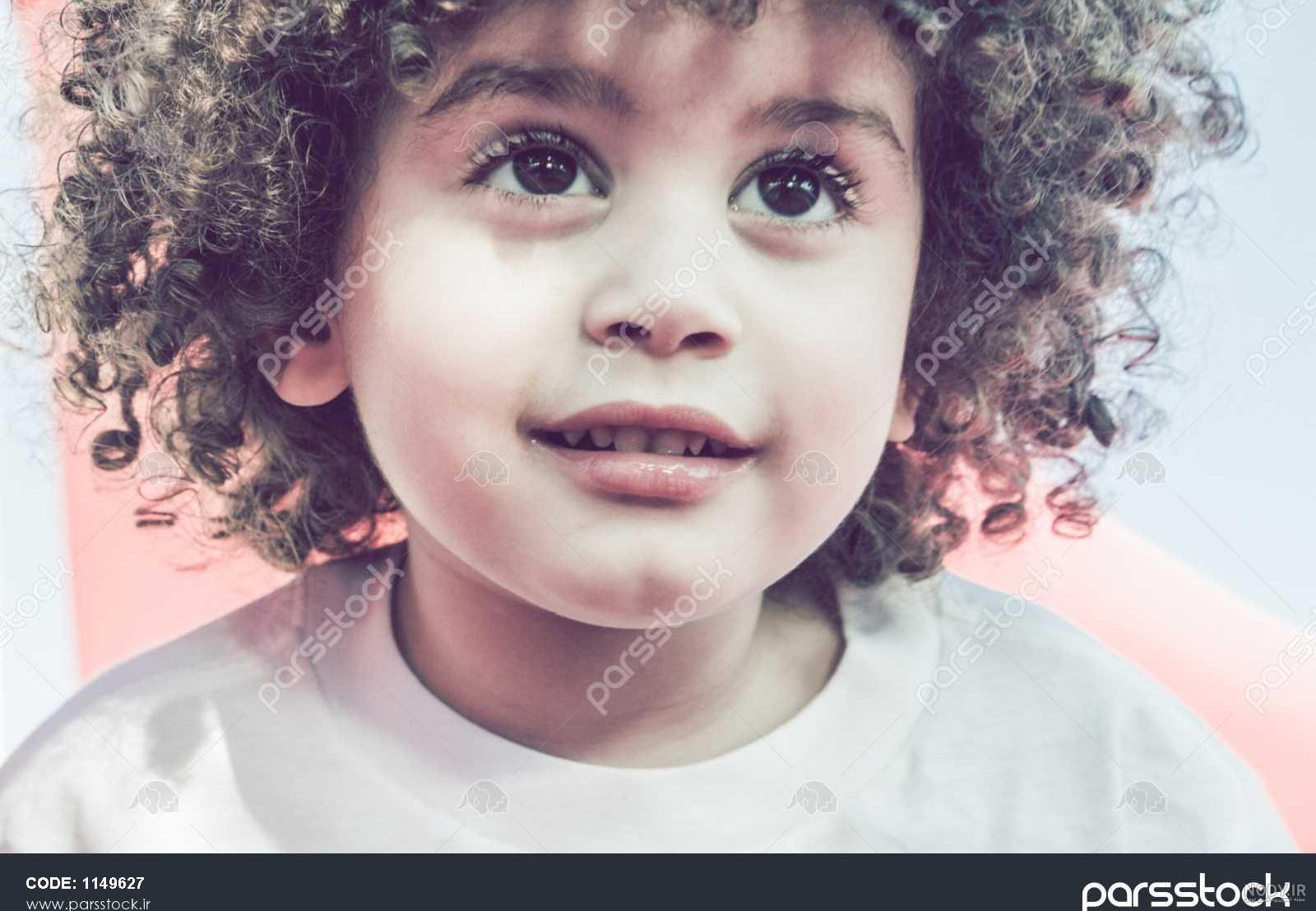 عکس پسر مو فرفری جذاب