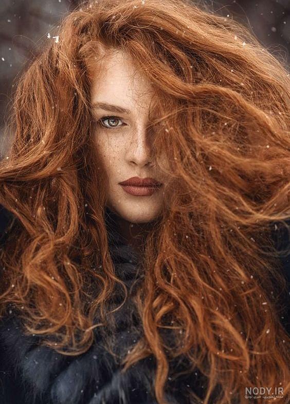  عکس زن جوان مو قرمز