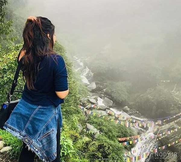 عکس دختر چشم رنگی با حجاب