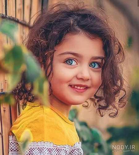 عکس دختر بچه چشم رنگی زیبا
