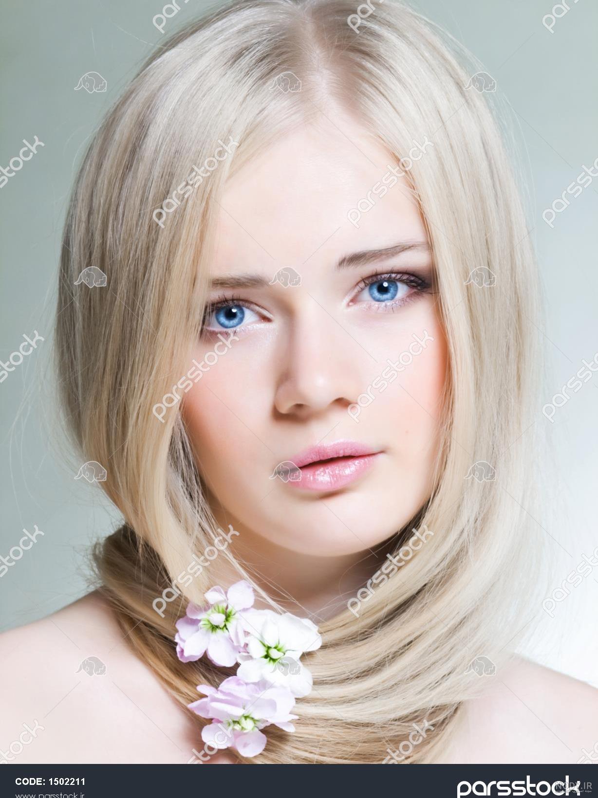 عکس خفن عکس دختر چشم آبی با موهای طلایی