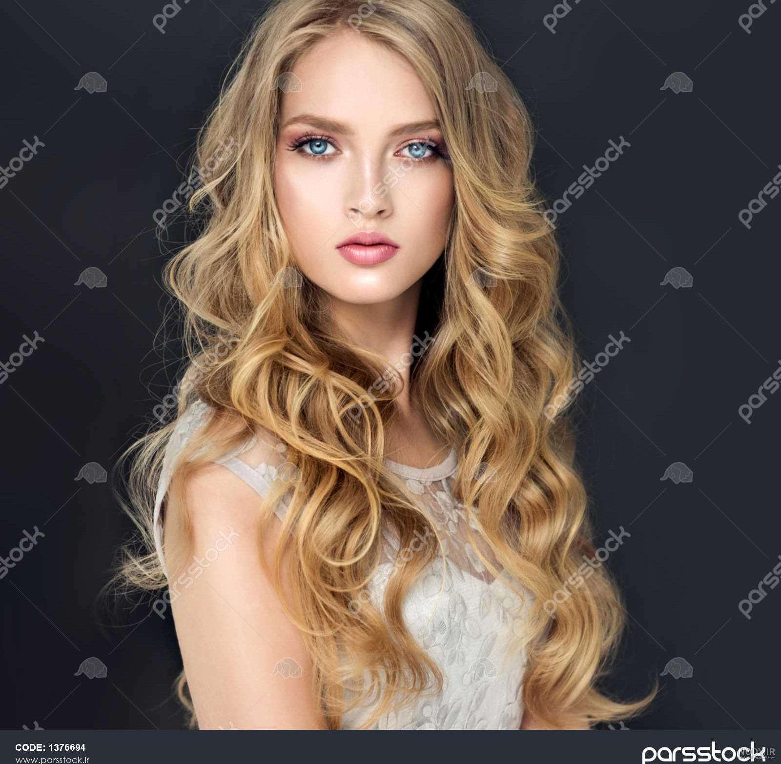 عکس خفن عکس دختر چشم آبی با موهای طلایی