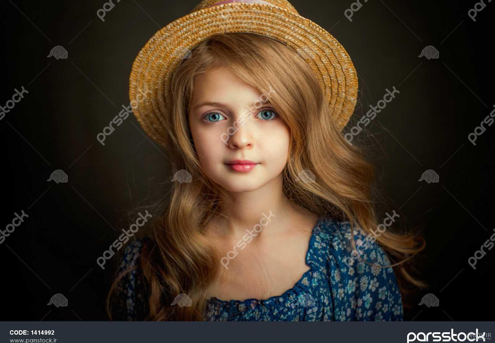 عکس خفن عکس دختر چشم آبی با موهای طلایی
