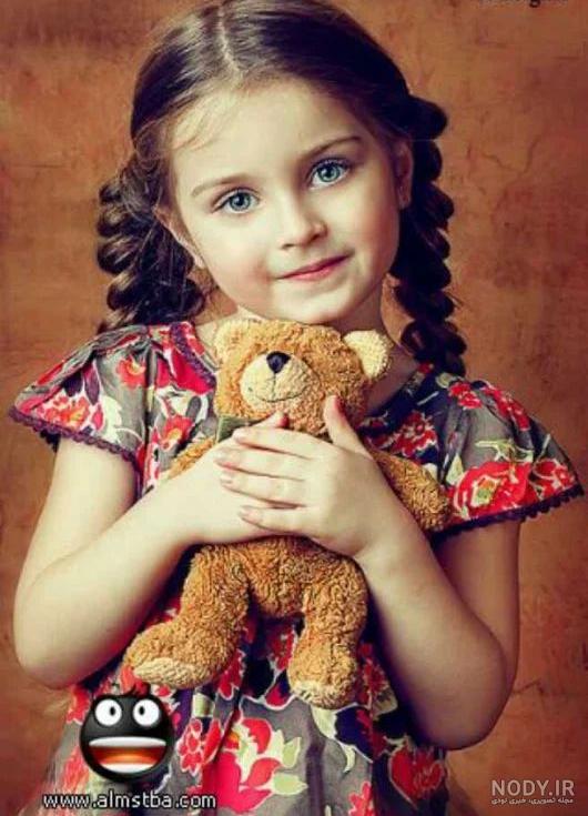 عکس دختر بچه چشم آبی