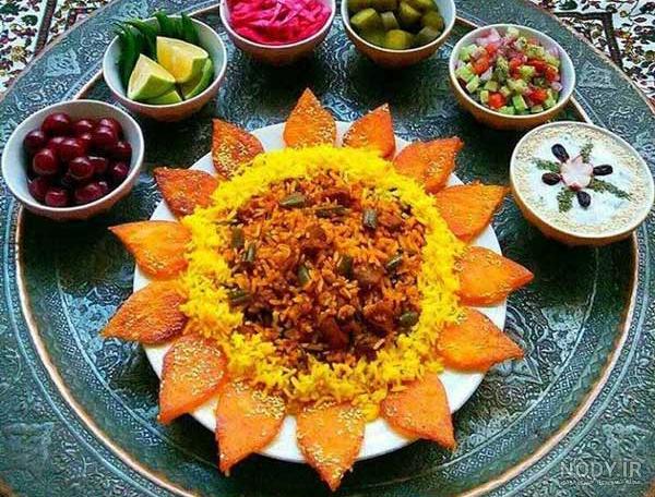ژست عروس و داماد در باغ ژست عروس و داماد در باغ