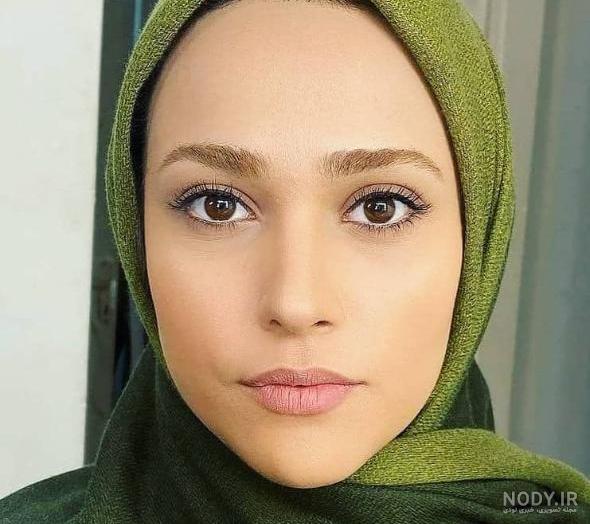 ماشین آدرینا صادقی ماشین آدرینا صادقی