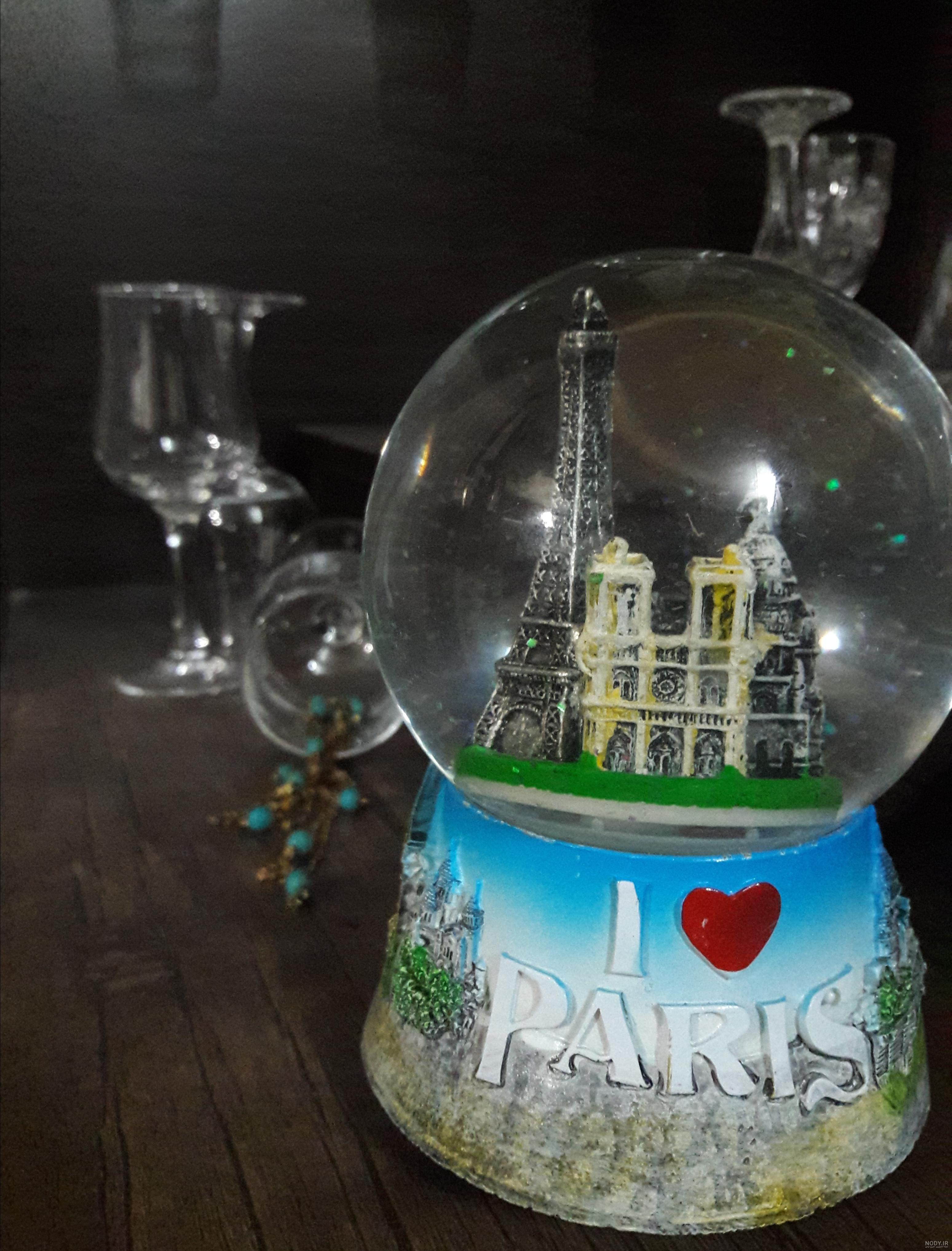 عکس گوی شیشه ای