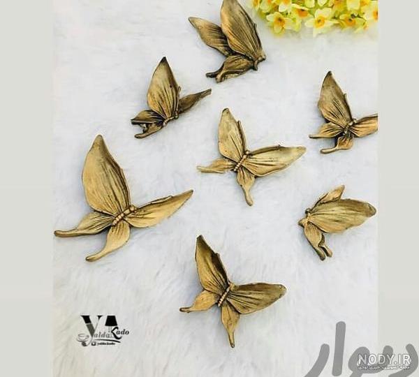 نحوه چسباندن گل کاغذی به دیوار
