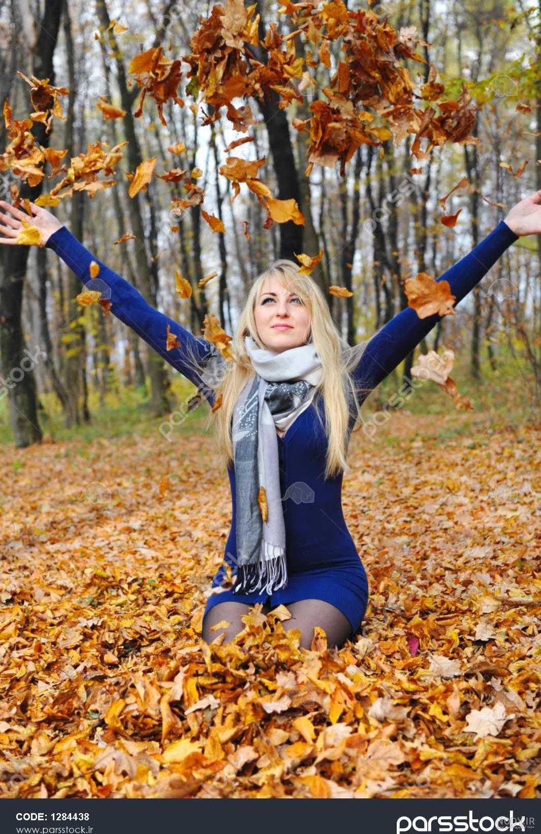 عکس زن زیبا در پاییز