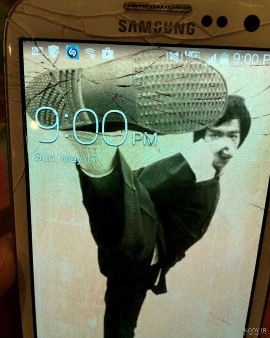 عکس شیشه شکسته