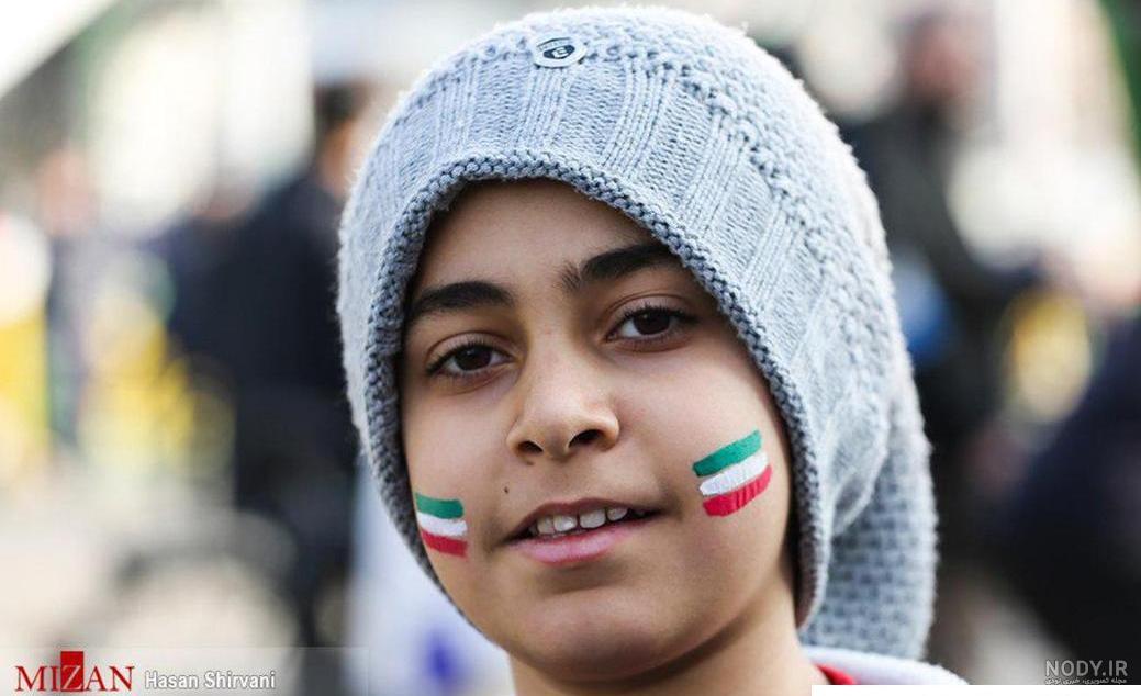 عکس پرچم روی صورت عکس پرچم روی صورت