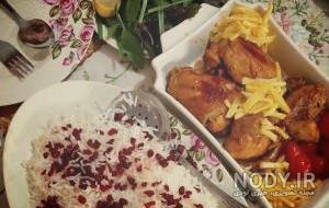 طرز تهیه زرشک پلو با مرغ با هویج و فلفل دلمه