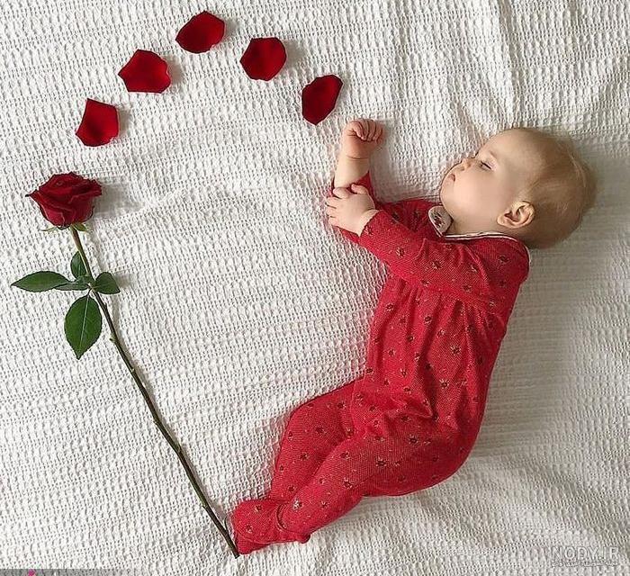 ماهگرد نوزاد با شمع ماهگرد نوزاد با شمع