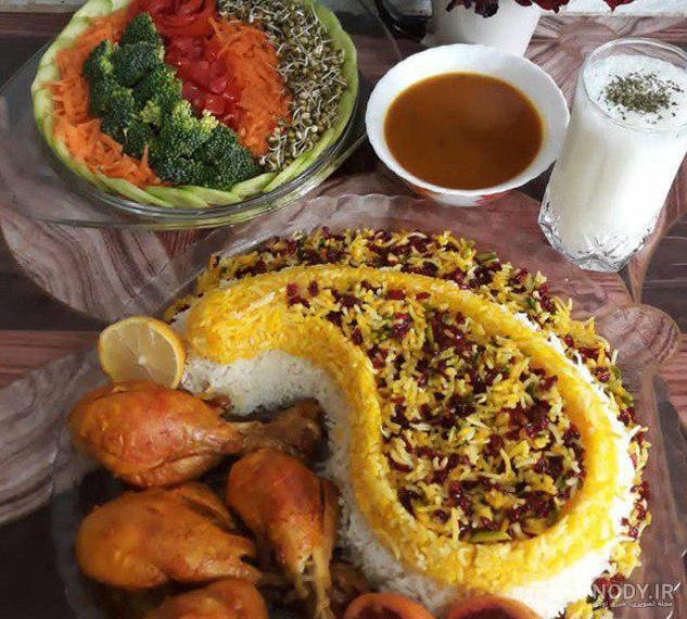 تزیین کیک با بیسکویت پودر شده