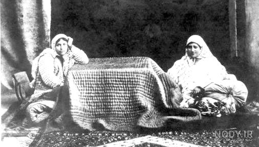 خلاصه داستان مورچه و ملخ به انگلیسی خلاصه داستان مورچه و ملخ به انگلیسی