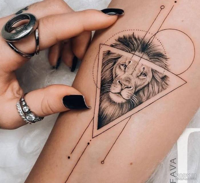 تاتو شیر روی دست تاتو شیر روی دست