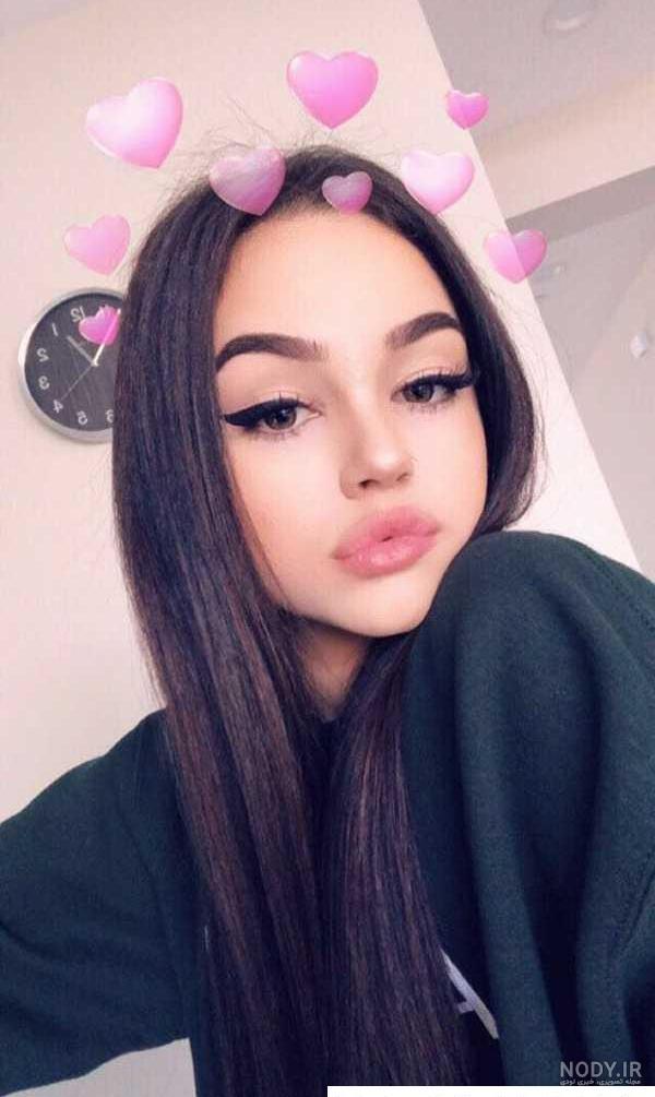 عکس دختر سلفی جلو آینه عکس دختر سلفی جلو آینه