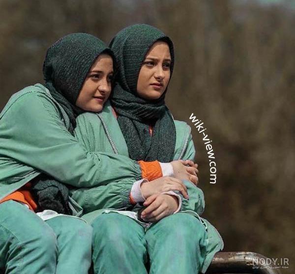 عکس سارا و نیکا در استخر خارج از کشور عکس سارا و نیکا در استخر خارج از کشور
