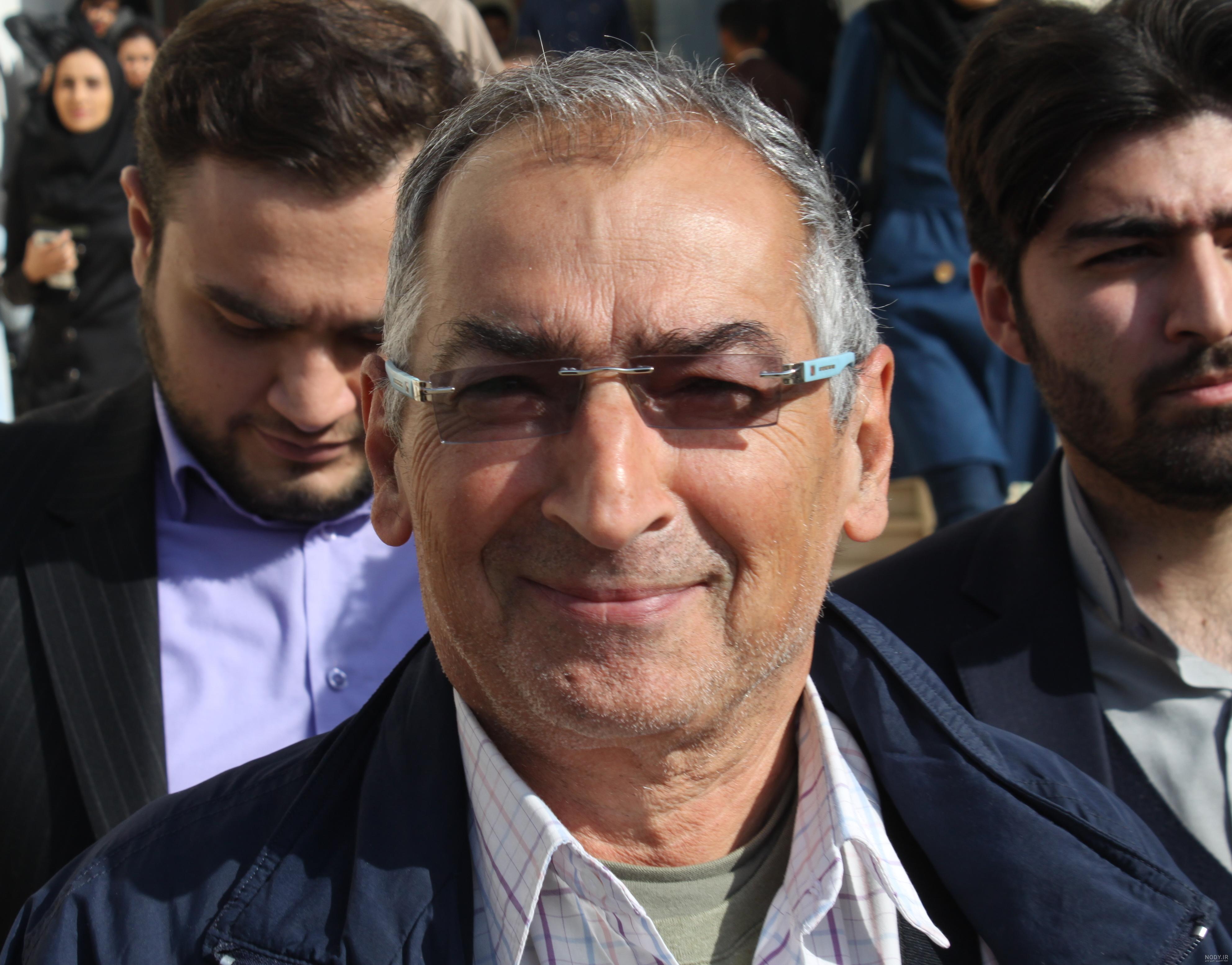 چرا صادق زیباکلام دستگیر نمی شود
